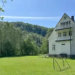 Awesome In Omlid With House A Mountain View Vakantiehuis Tonstad