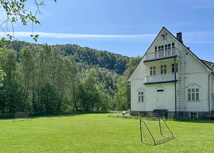 Awesome In Omlid With House A Mountain View Semesterbostad Tonstad